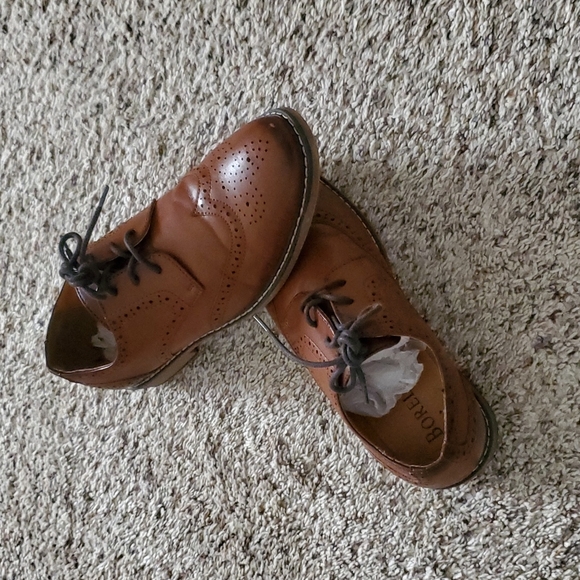 Shoes - Picture 2 of 3